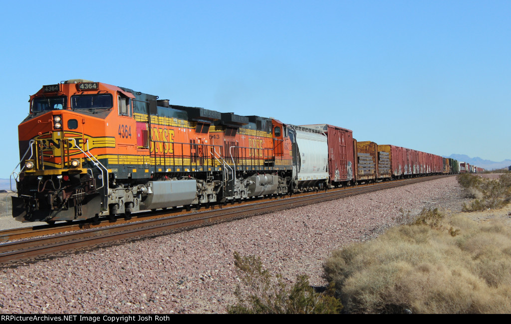 BNSF 4364 & BNSF 4543